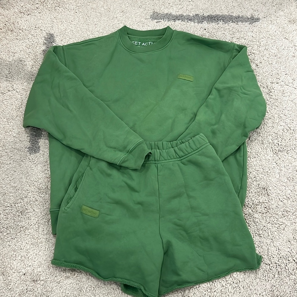 SET ACTIVE SWEATSHIRT AND SHORT SET